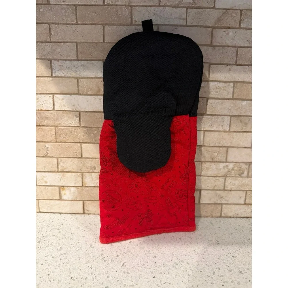 Disney Minnie Mickey‎ Oven Mitts Bundle